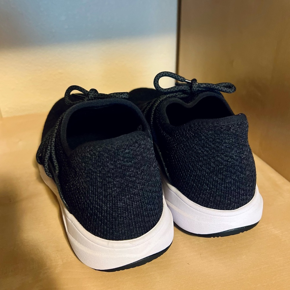 Vessi Cityscape Ultra Lightweight Waterproof Knit Sneakers in grey/black size 8 - Picture 5 of 8
